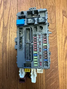 Te0-a301dd Honda Te0-a301 2009 Accord 3.5l Oem Interior Driver Left Side Cabin Fuse Relay