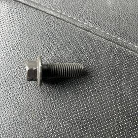 International 1817830c1 Genuine Bolt M12 X 1.75 6 Q 35 Mm
