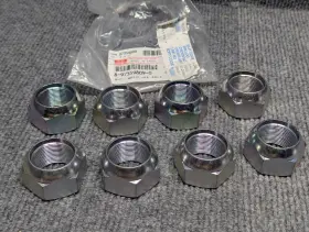 1-42335-005-0 Isuzu 97359809 Right Hand Outer Wheel Nut Nos - Lot Of 8