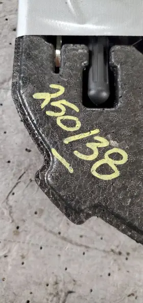 564.ki1b17 Kia Cadenza 2017 Jack 1112428
