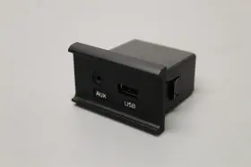 96120-b2000 Kia 2014 - 2019 Soul Usb Auxiliary Connectivity Socket Port Outlet