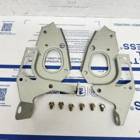 86211-50030 Lexus 95-00 Ls400 Radio/climate Control Brackets Pair Set With Bolts Oem