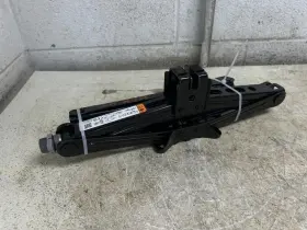 564.fd2q24 Lincoln 2024 Nautilus Scissor Type Jack With Lug Wrench Oem