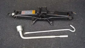 564.mz1t16 Mazda 6 2016 Jack 1411488