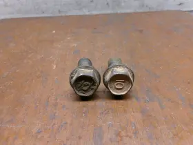 999.mz1404 Mazda 04 - 06 Mpv Van Front Brake Caliper Mounting Bolts