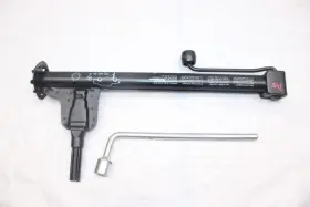 564.mb1z05 Mercedes-benz 2005 Sl500 R230 Roadster #345 Jack Emergency Car Lift