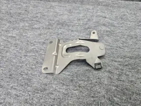 A2435457200 Mercedes-benz Mount Bracket Assembly X243 Eqb300 Eqb350 Oem