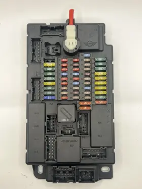 3453738-01 Mini Cooper 6135981362202 2007-14 R55 R56 R57 R61 Body Control Fuse Box 61.35 Jbe
