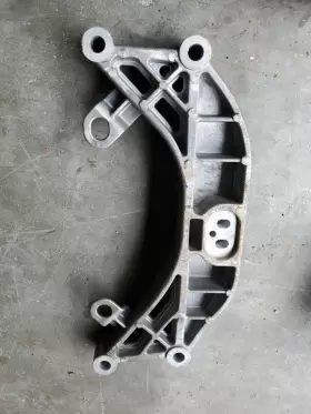 05181958ab Mopar 2015-2023 Dodge Charger Srt Hellcat 6.2l Oem Transmission Carrier Mount Bracket