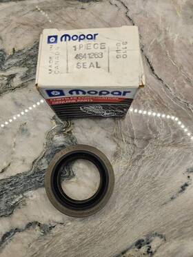 Mopar 4641263 Nos 1991 - 1998 Oil Seal