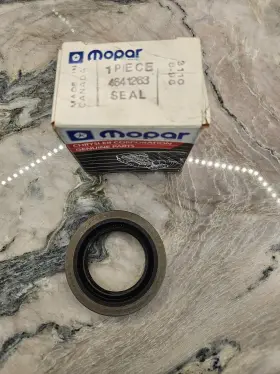 4641263 Mopar Nos 1991 - 1998 Oil Seal