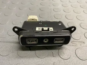 68323663ae Mopar 68323663 2019 - 2022 Jeep Grand Cherokee Connector Hub Sd Usb Aux Port Oem