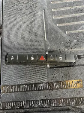 P56046293ab Mopar 11-13 Jeep Grand Cherokee Srt8 Oem Hazard Traction Control Switch Buttons Panel
