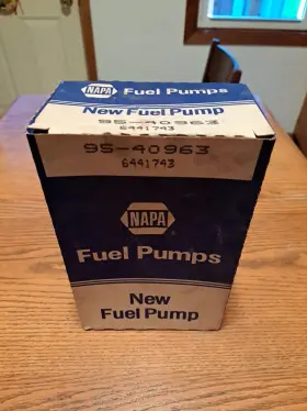 95-40963 Napa New Old Stock Fuel Pump #95-40963 6441743 / Box Damage