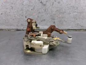 643.da1585 Nissan 83 - 86 Pickup Truck 720 Left Driver Front Door Lock Latch