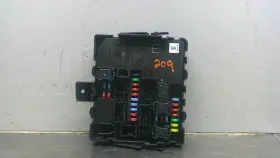284b7-ze03b Nissan 646-11078 10 - 12 Pathfinder Engine Underhood Fuse Relay Junction Box