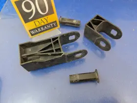 7p0121079b Porsche 2x Oem Vw/audi/porsche Radiator Mount Brackets