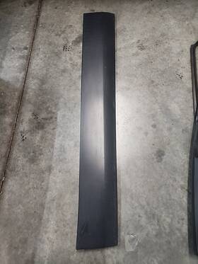 Range Rover Fk72-21065-acw 15-19 Land Discovery Sport L550 Front Left Lh Lower Door Moulding Trim