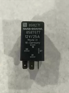 8587677 Saab 95 67 017 Relay 898271 /