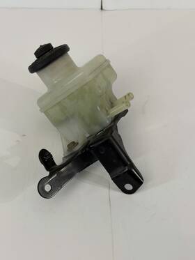 Scion 567.sc1c09 05 - 10 Tc Power Steering Pump Fluid Reservoir Bottle