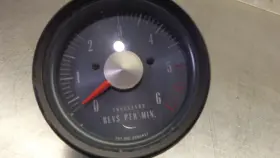 765zh4 Studebacker Wp2259 Studebaker Avanti Tachometer Nos G2-7