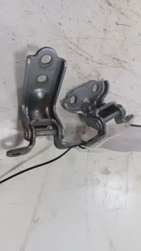 704.su1t18 Subaru Forester Door Hinge Set Left Driver Rear 2017 2018