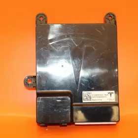 1054069-00-g Tesla Model X Rear Seat Controller 2017 2018 2019 2020 2021 2022
