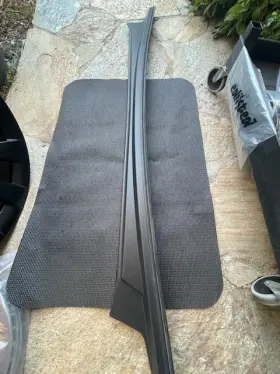 1821257-00-d Tesla 2024-2025 Cybertruck Rear Apron Molding Trim Oem