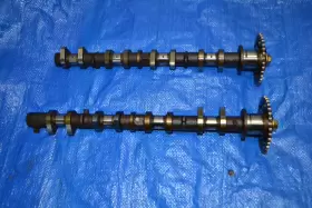 13502-22011 Toyota 98 99 Corolla 1.8l 1zz-fe Intake And Exhaust Camshaft Cams Set Oem