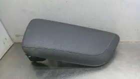 299.to1u18 Toyota 18 - 20 Camry Center Console Arm Rest Lid Cover