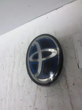 53141-07010 Toyota 53141-48070 Front Grille Emblem 2015-2018 Prius V Oem