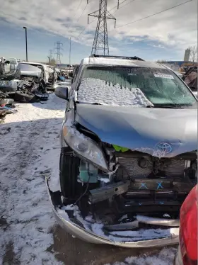 591-56402 Toyota Chassis Ecm Network Gateway Right Hand Dash Fits 11-14 Sienna 1235977