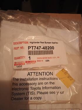 Toyota Pt747-48200 2020-2024 Highlander Rear Bumper Applique New Oem