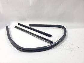 Vehicle Production Group 199.am3m14 2014 Vpg Mv1 Oem Set Of 3 Front Left Window Trims