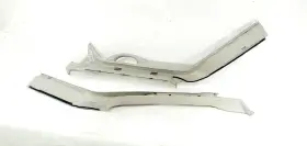 299.vw1402 Volkswagen 2002 Eurovan Oem Pair Of A Pillar Trims Has Damage