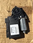 2004-2006 Vw Phaeton Rear Right Power Window Motor 3D0959704E V20 Used. Price: $30.00.