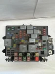 2006-2007 Chevy Silverado 1500 2500 Pickup Engine Fuse Box Classic Style Oem Used. Price: $141.35.