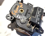 2004- 07 Toyota Sienna Xle Actuator Climate Left AE063700-8820 Oem F33 Used. Price: $59.99.