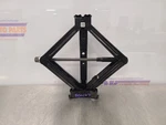 22 Ford Explorer Xlt Jack 2.3L Used. Price: $90.00.