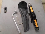 Maxima 2004 Jack 1279064 Used. Price: $68.25.