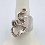 Vintage Victor & Co International Silver Plated Handmade Curled Tine Fork Ring 9 Pre-owned. Price: $24.95.